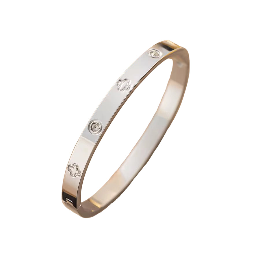 Clover Shine Bangle